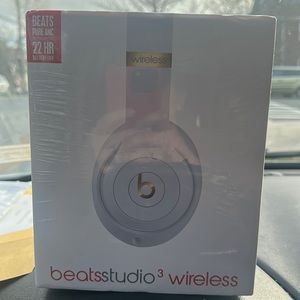 Beats studio 3 - these are copy